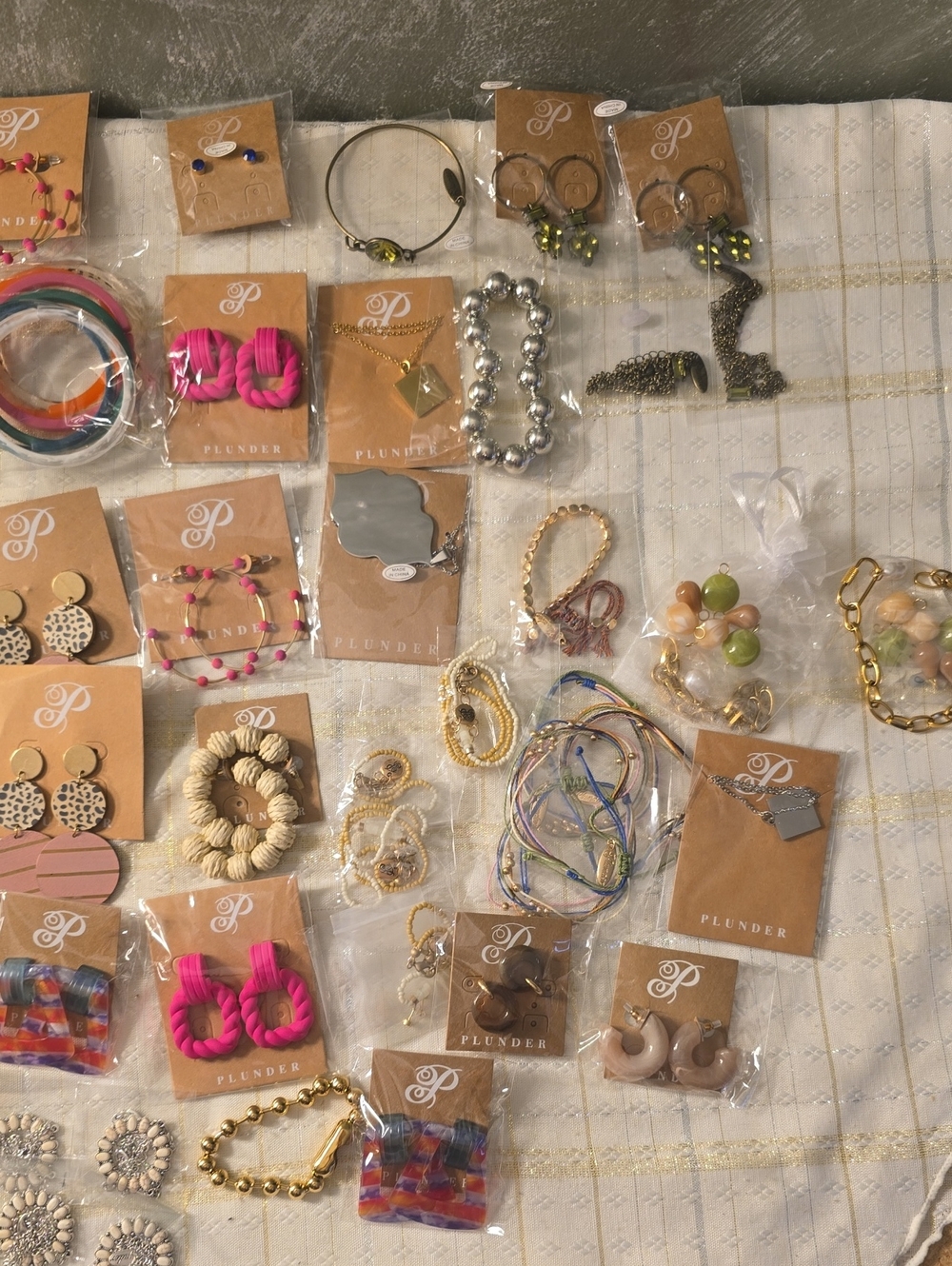 54 Plunder Assorted Bracelets, Earrings & Necklaces All NEW - Picture 5 of 12